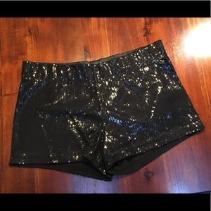 NWOT Sexy Fun Black Sequin ALICE + OLIVIA Shorts L